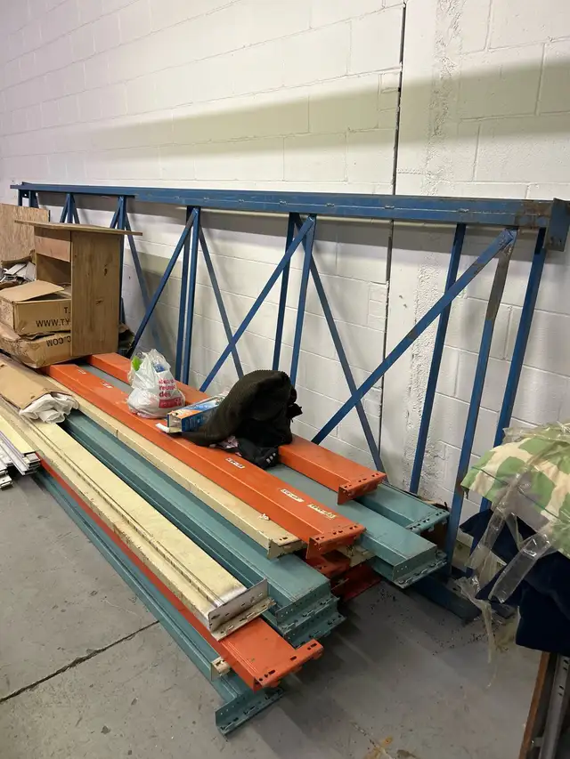 Soldes , Clearance Sale, in Industrial Shelving & Racking in City of Montréal - Image 3