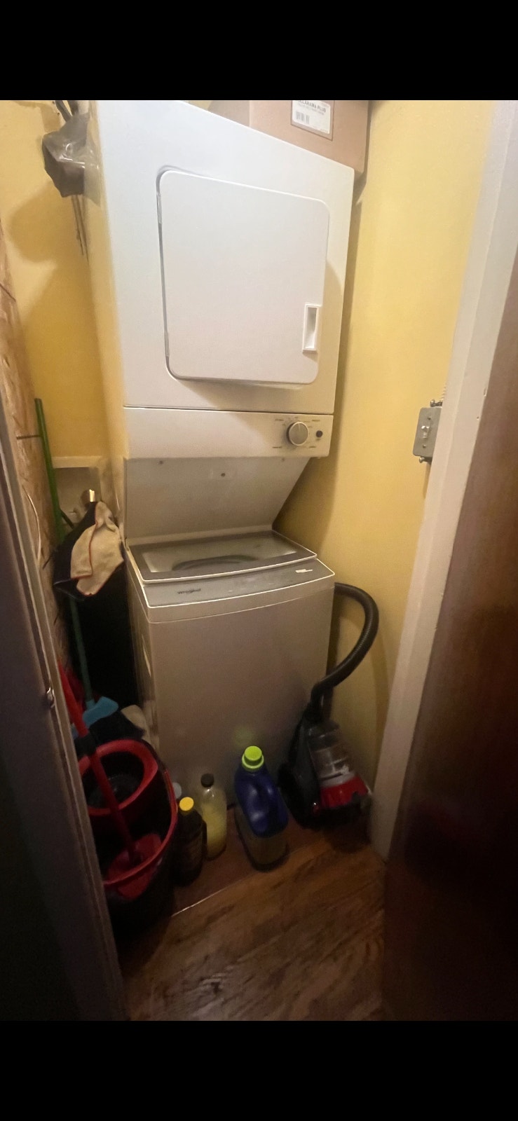 Two Bedroom apartment for rent , Available Nov 01 5