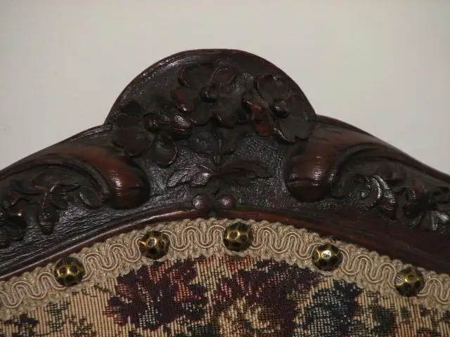 Antique Pair of Victorian Chairs in Chairs & Recliners in Stratford - Image 3