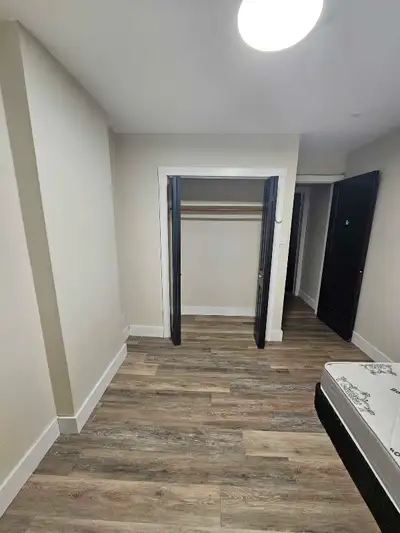 Private room in a 5 bed 2 bath house