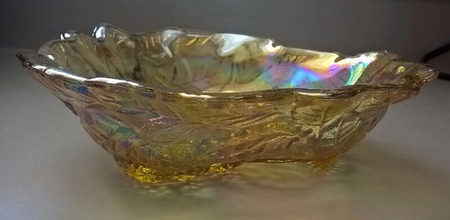 Indiana Glass Marigold Carnival Candy Dish Bowl Berries in Arts & Collectibles in Oshawa / Durham Region - Image 4