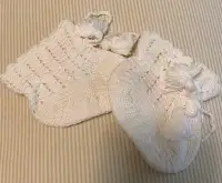 Crochet baby booties (new)