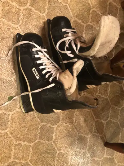 Skates Bauer Size 6, View more