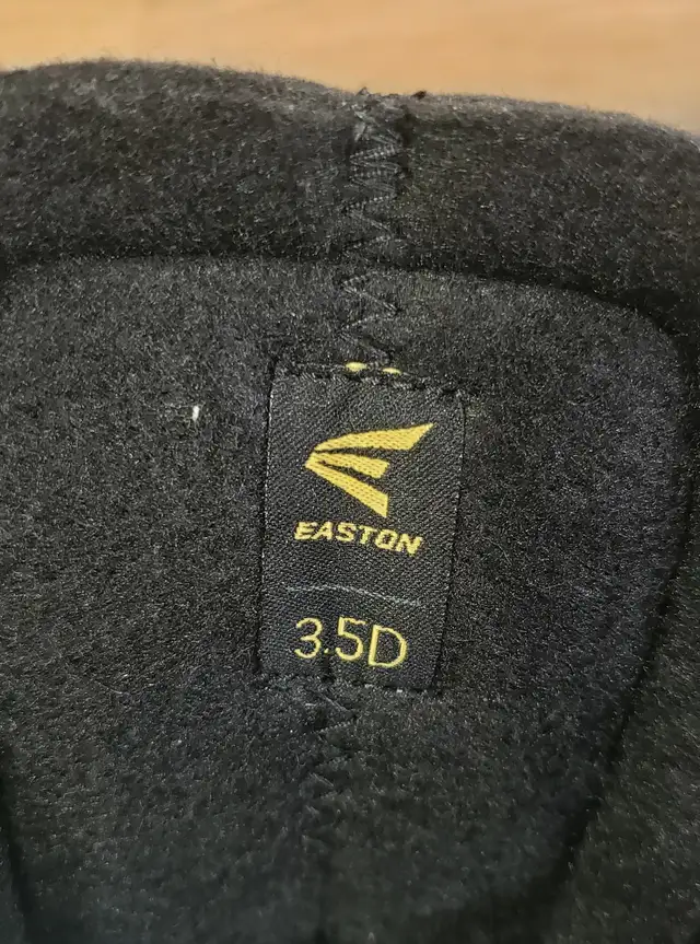 *NEW* Ice skates size 3.5D in Skates & Blades in Mississauga / Peel Region - Image 6