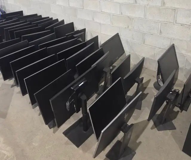 Dell, HP, Samsung, Philips 23/24" Monitors in Monitors in Ottawa - Image 2
