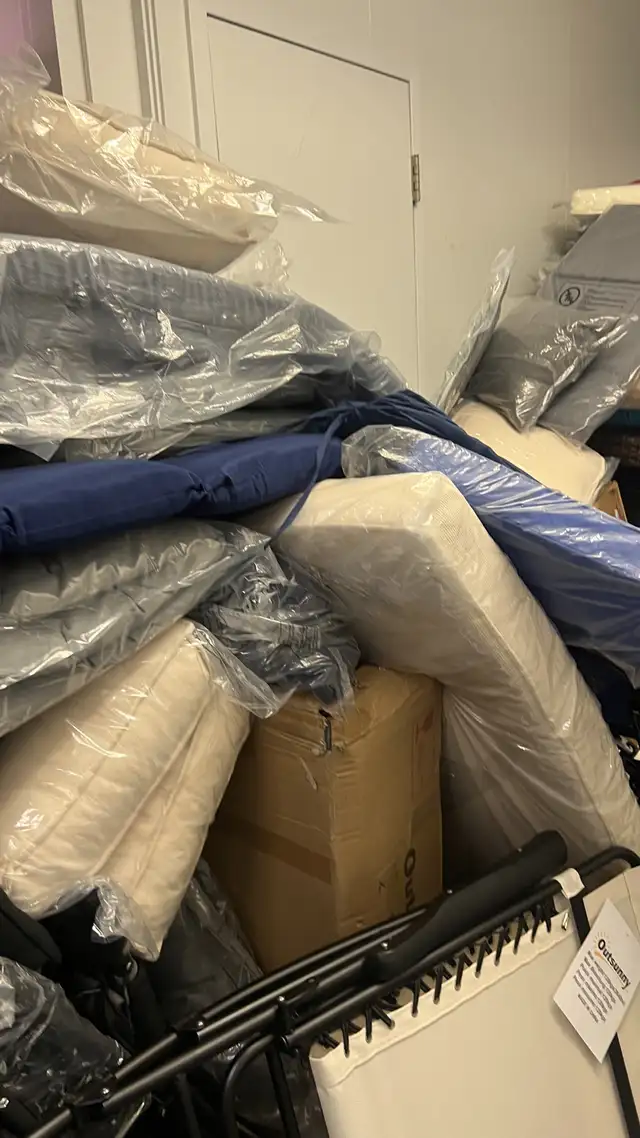 $1-$10, brand new outdoor cushions in Patio & Garden Furniture in Markham / York Region - Image 4