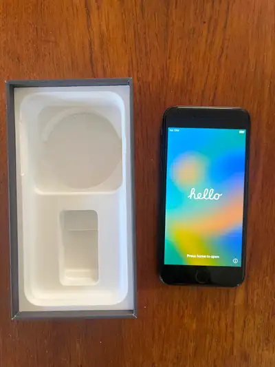 USED APPLE iphone 8 UNLOCKED $80 COMES WITH USED OTTER BOX CASE CASH ONLY PLEASE AVAILABLE FOR PICK-...