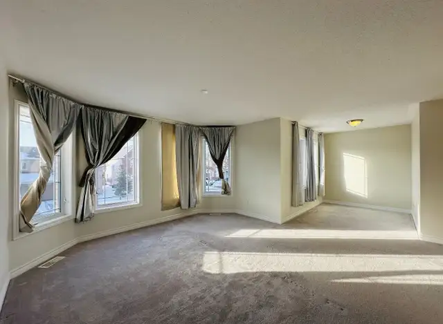 Barrhaven Cresthaven Dr End unit townhome for rent in Long Term Rentals in Ottawa - Image 10