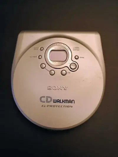 Great condition tested and working. Portable CD Player . Model D-EJ715