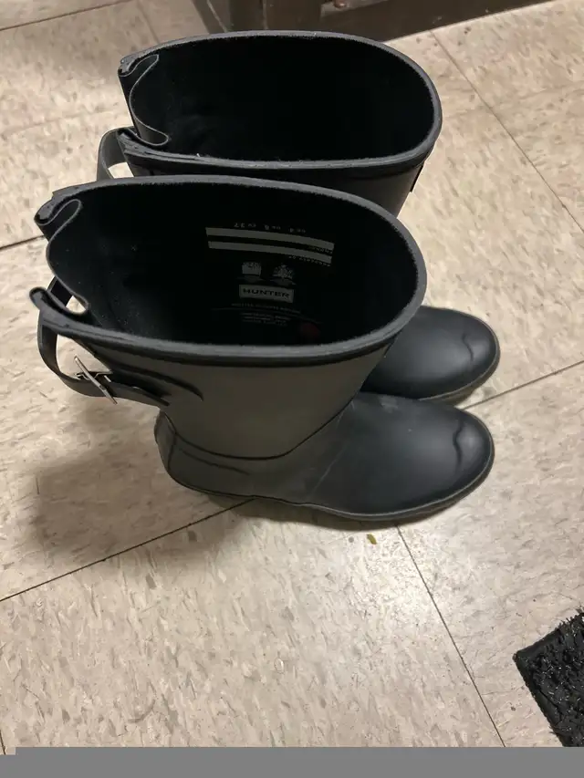 hunter boots  in Women's - Shoes in City of Montréal - Image 4