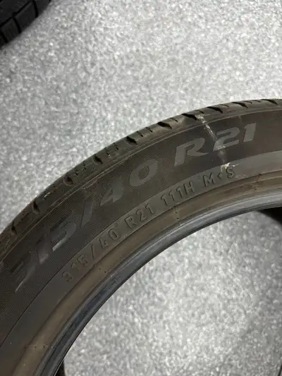 Removed from a 2021 Mercedes GLE 450 AMG package 315-40-21 Pirelli Scorpion Zero All Season Mercedes...