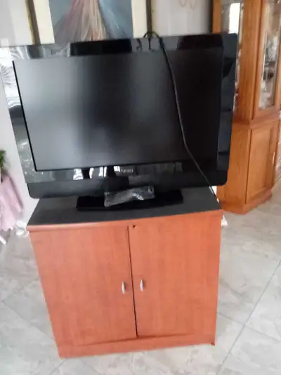 Television 32  pouce Visio  avec malette excellent condition, View more
