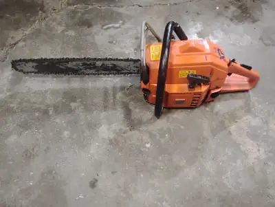 Selling a Husqvarna 266 xp chainsaw 18" bar 71cc runs and cuts as it should asking 400$