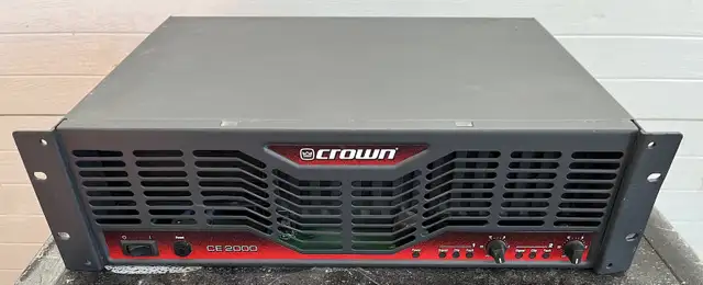 Crown CE2000 Power amplifier in VG condition in Pro Audio & Recording Equipment in London - Image 2