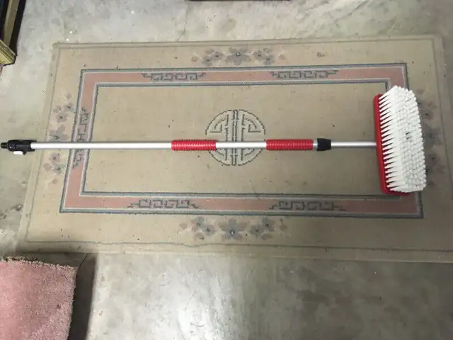 Flo-Thru Car Wash Brush in Other in Medicine Hat - Image 4