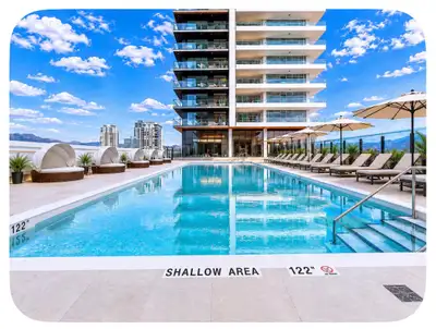 Fully Furnished Modern 1 Bed + Den (2-Bed Setup) – Resort-Style Luxury Living ✨ Available for Septem...