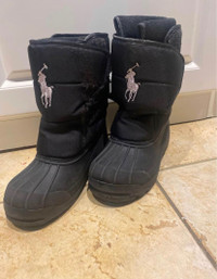 Snow boots ( gently used) 