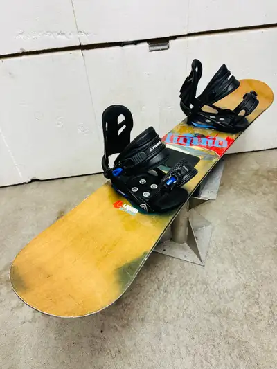 Liquid snowboard 136 cm with Firefly bindings, View more