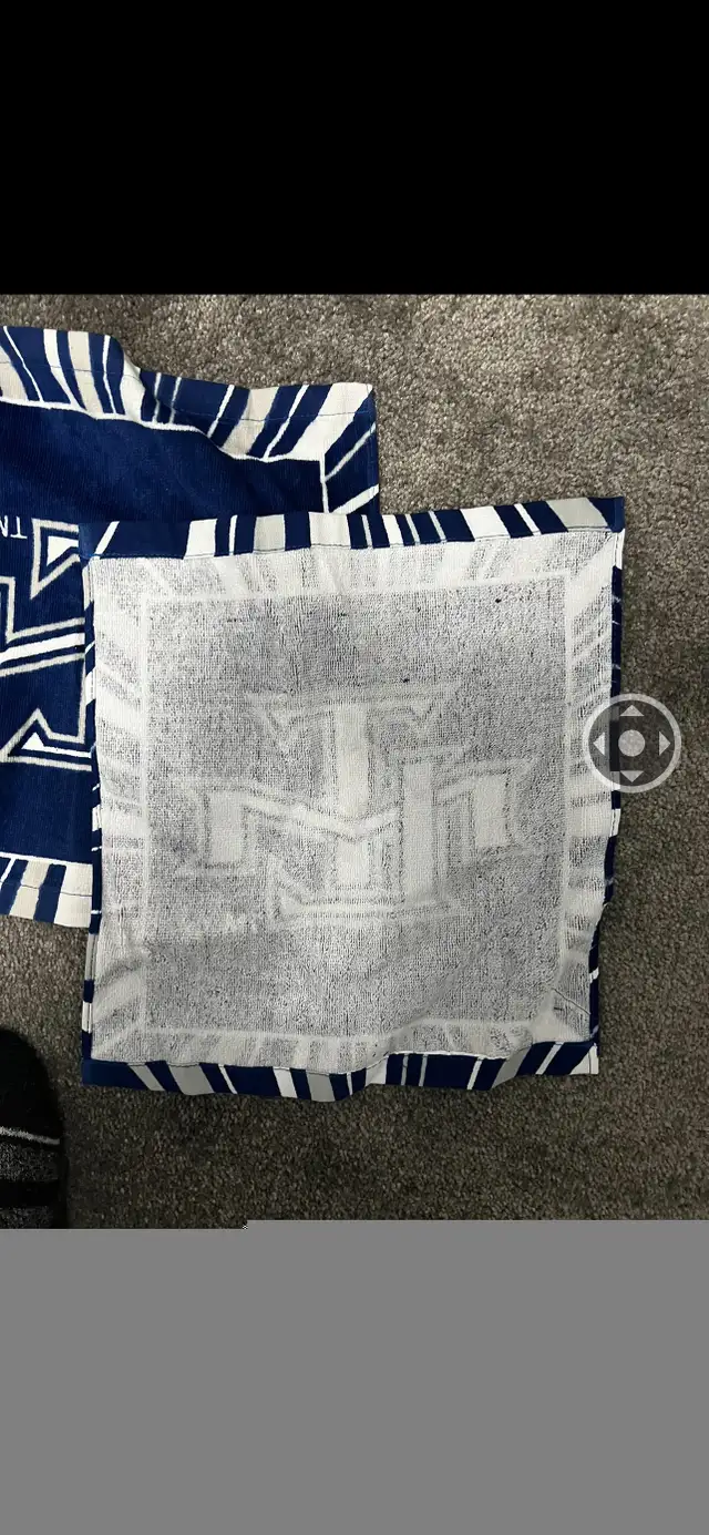 Toronto Maple Leafs Blanket and Pillow Case  in Bedding in Peterborough - Image 7