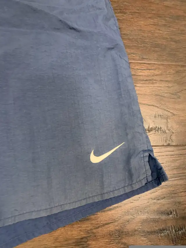 90s NIKE SHORTS SIZE LARGE  in Men's in Mississauga / Peel Region - Image 3