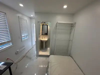 private room (small) ensuite washroom (no parking)