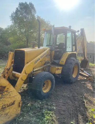 Lightly used 1984 John Deere Backhoe 610B Turbo Engine motor is mint, has no leaks, everything’s wor...