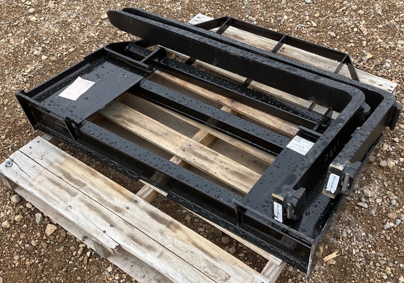 UNUSED MOWER KING 48 in Skid Steer Forks Heavy Equipment Parts & Accessories Prince Albert