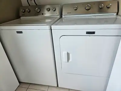 Esemble laveuse sécheuse Maytag comme neuves, View more