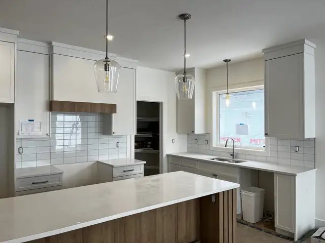 BATHROOM TILE INSTALLATION64519975856385124