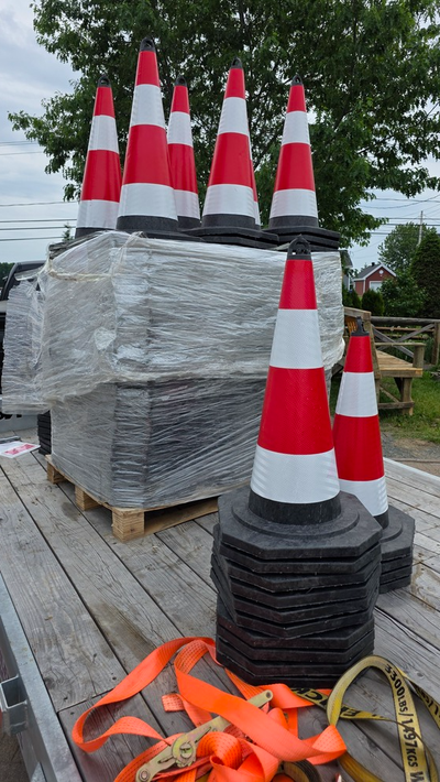 Cônes de signalisation routière (lot)  – TRAFFIC SAFETY, View more