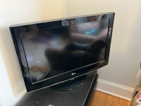 32” LG HDTV - broken