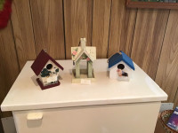 3 Petites cabanes à oiseaux décoratives 20$
