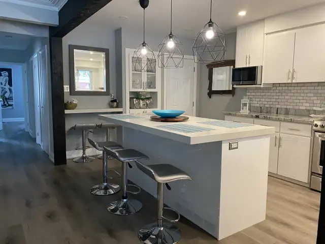 Bar stools set of 2, Silver in Chairs & Recliners in Markham / York Region - Image 9