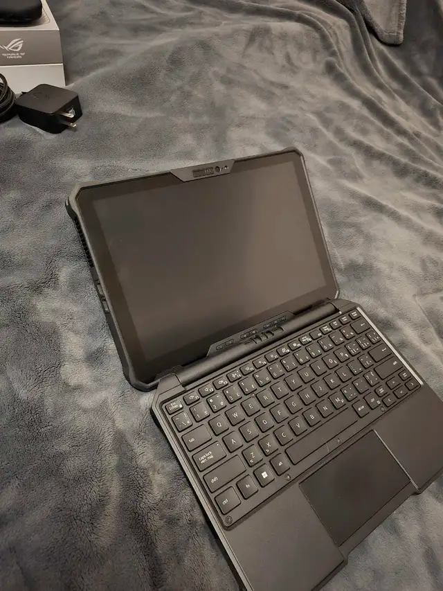 Dell Latitude Rugged Extreme 7230 Tablet in Laptops in Edmonton - Image 6