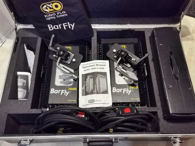Kino Flo BarFly 200D Pro Video/Film Lighting Kit W/Extra Bulbs in Cameras & Camcorders in City of Toronto