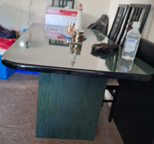 dinnette table , chairs and bakers rake in Dining Tables & Sets in Sarnia - Image 2