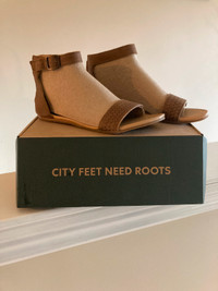 Roots Cranston Ankle Strap Sandals- size 10
