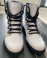 Women’s Sorel winter boots
