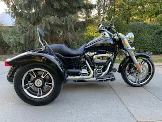 A trike that combines style, performance and comfort. Milwaukee-Eight 114 engine, 90 HP, spacious st...