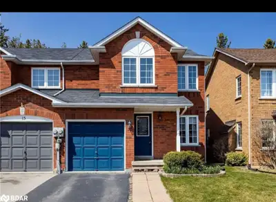 Freehold like semi detached . All brick. Finished basement. Downtown walkability. This 1,313 sq.ft....