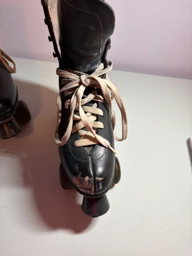 All leather Roller Derby Black Roller Skates in Skates & Blades in Ottawa - Image 7