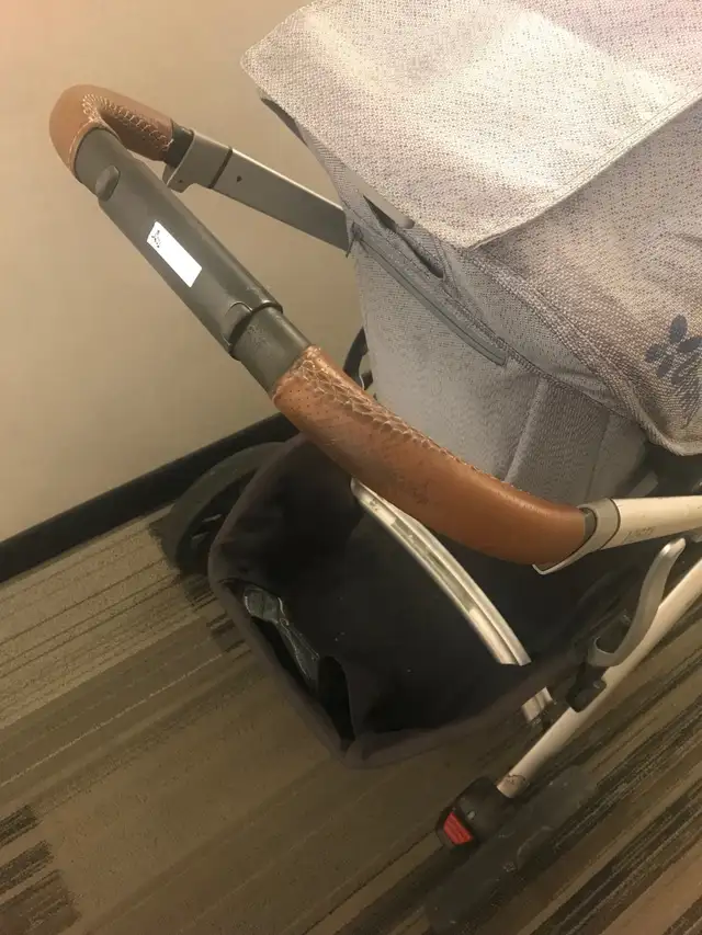 Uppababy Vista Stroller in Strollers, Carriers & Car Seats in City of Toronto - Image 9