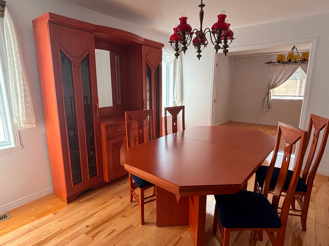 Dining room set dans Mobilier de salle à manger et cuisine  à Ville de Montréal - Image 4