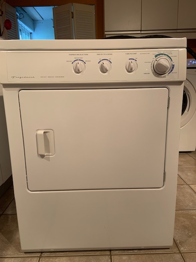 Sécheuse Frigidaire à vendre en excellente condition. $150., View more
