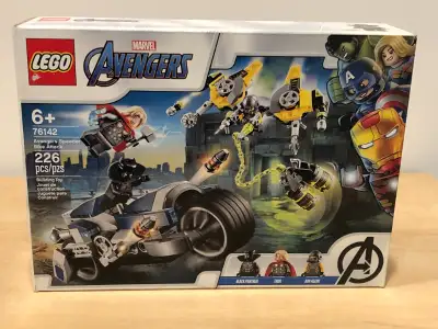 LEGO Super Heroes set 76142 Avengers Speeder Bike Attack, View more
