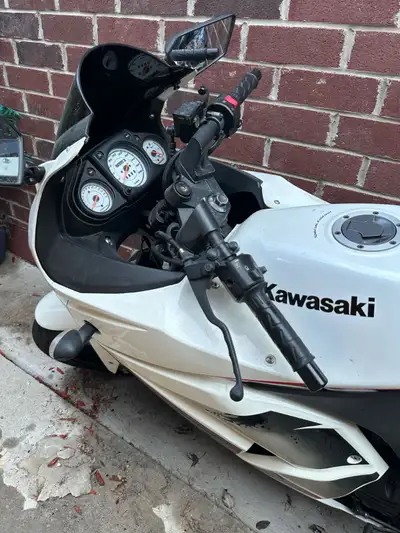 Description: Selling my 2011 Kawasaki Ninja 250R. It’s been a solid, reliable bike—great for beginne...