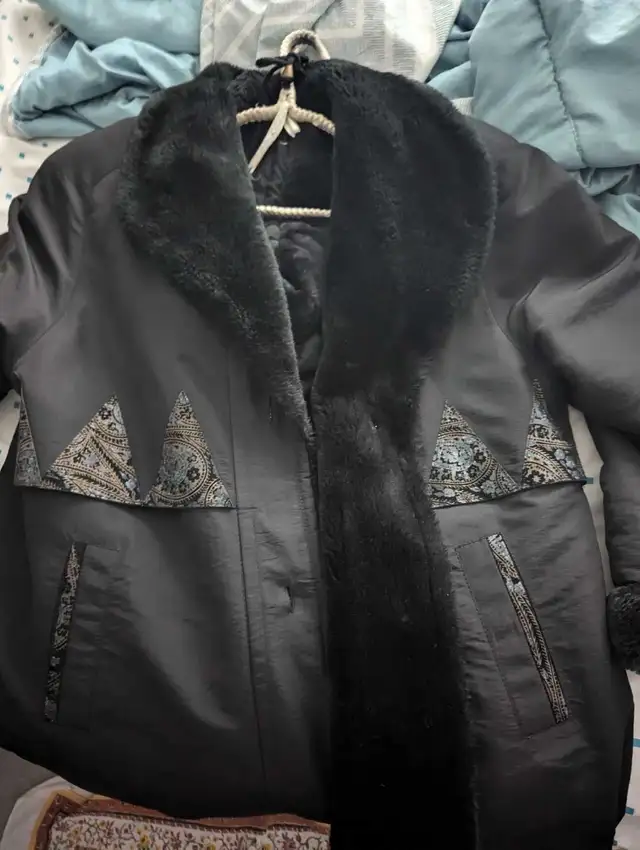 medium lawn jacket women's winter in Women's - Tops & Outerwear in Edmonton - Image 2