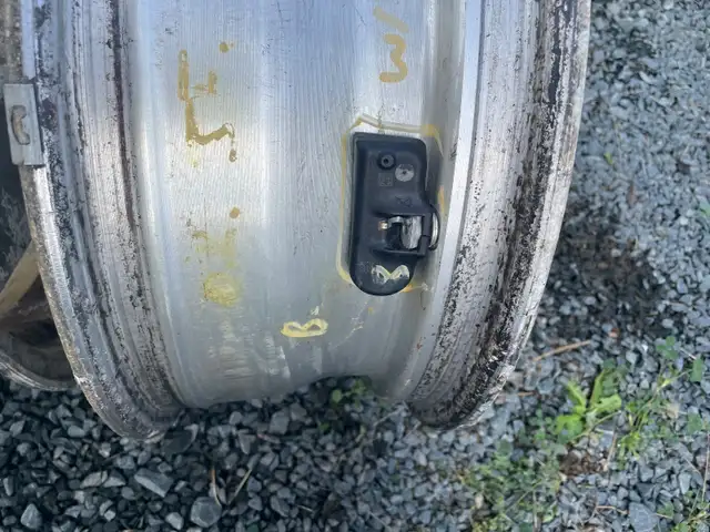 16 inch Rims with TPMS Sensors in Tires & Rims in Cole Harbour - Image 9