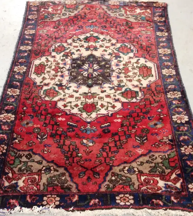 Vintage Wool Handmade Persian Rug,6.5 x 4 ft,one-of-a-kind in Rugs, Carpets & Runners in Markham / York Region - Image 2