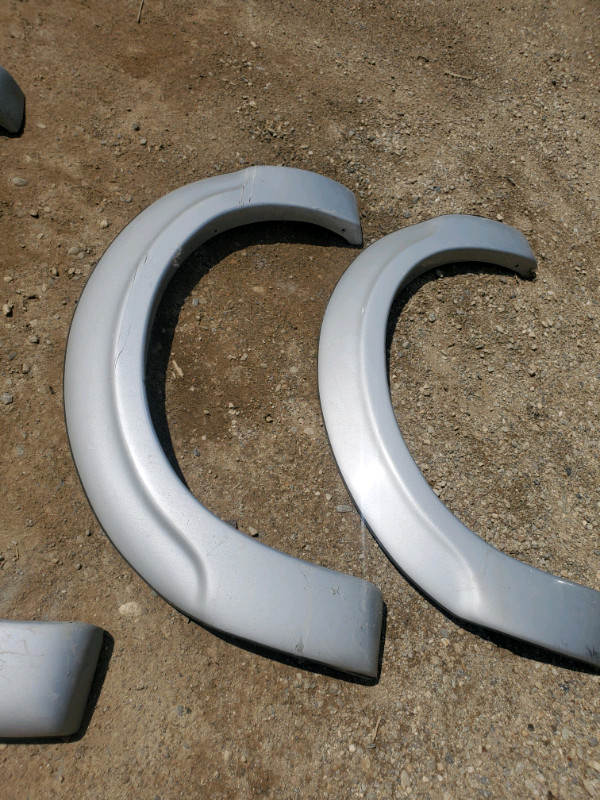 Fender Flares Ford 99-07 Superduty in Auto Body Parts in Kamloops - Image 3